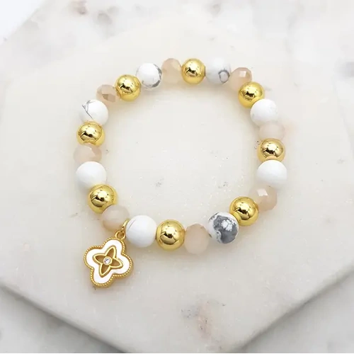 Bracelet w/MOP Clover & Howlite Crystal