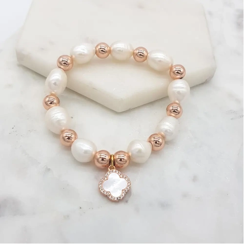 Bracelet Freshwater Pearl w/Gold Clover