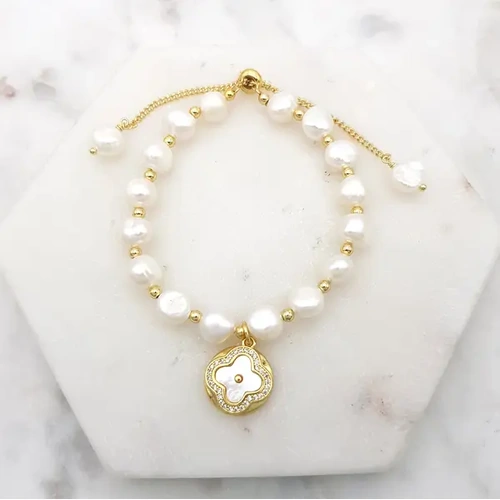 Bracelet Freshwater Pearl w/Clover Charm Cross